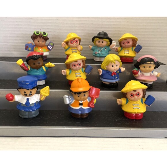 Vintage Fisher Price Little People Early 2000's Mixed Figures Lot Of 11 - Picture 1 of 13